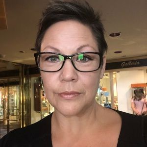 Meet your Posher, Linda